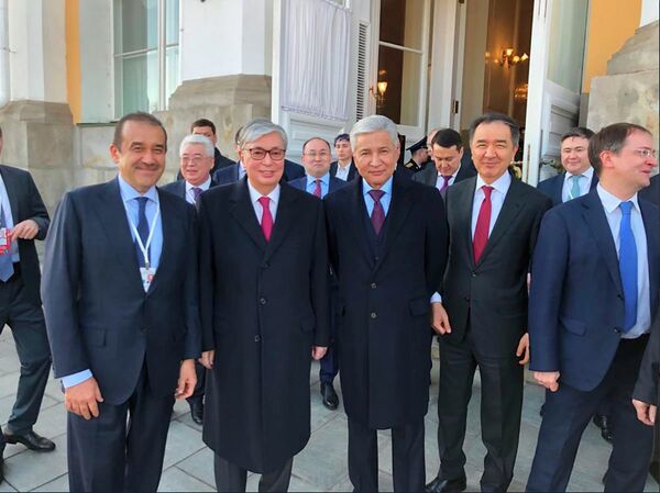 Тоқаев желіде Тасмағамбетов, Мәсімов, Сағынтаевпен бірге түскен суретін жариялады - Sputnik Қазақстан