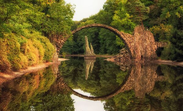 Мост Rakotzbrücke в парке Кромлау в Габленце, Германия - Sputnik Казахстан