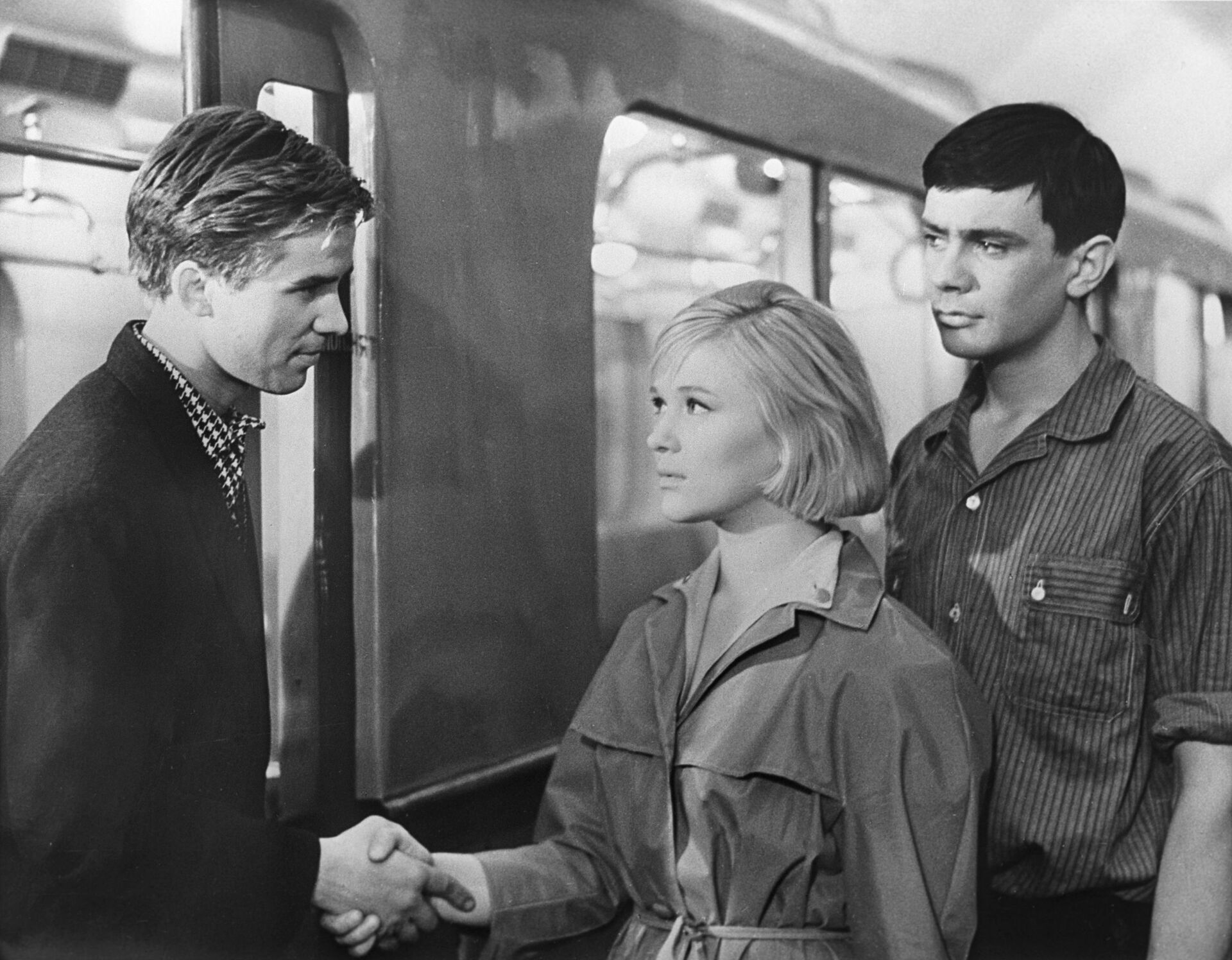 Кадр из лирической комедии Георгия Данелии по сценарию Геннадия Шпаликова Я шагаю по Москве - Sputnik Казахстан, 1920, 30.01.2026