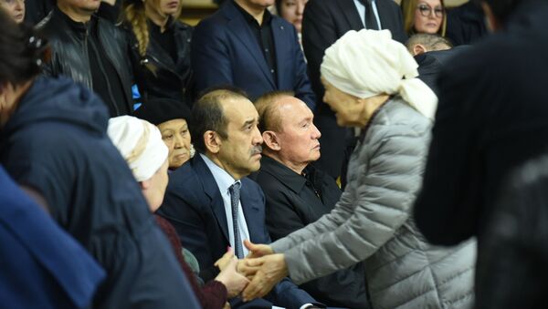 Глава КНБ РК Карим Масимов (в центре) на церемонии прощания с Кажимканом Масимовым - Sputnik Казахстан