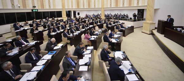 Депутаты сената парламента Казахстана на пленарном заседании - Sputnik Казахстан