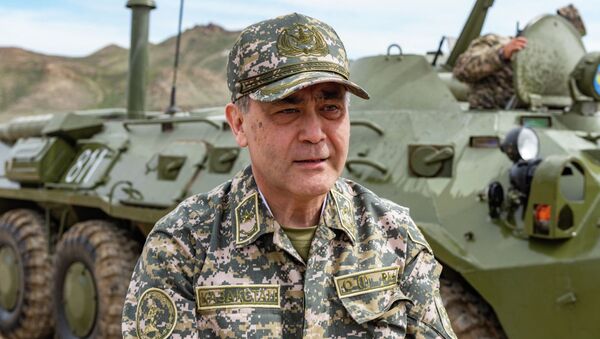 Министр обороны РК Нурлан Ермекбаев. Военные учения на реке Или - Sputnik Казахстан