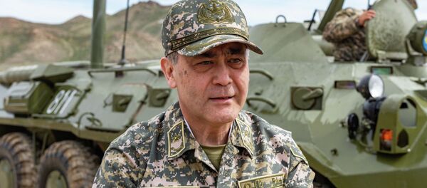 Министр обороны РК Нурлан Ермекбаев. Военные учения на реке Или - Sputnik Казахстан