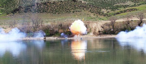 Военные учения на реке Или Военные учения на реке Или - Sputnik Казахстан