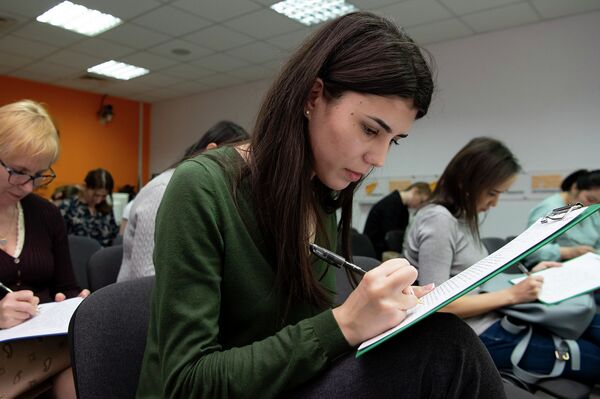 Участники Тотального диктанта в пресс-центре Sputnik Казахстан - Sputnik Казахстан