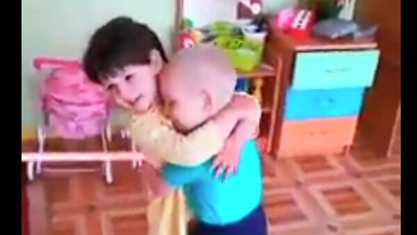 Муха Цокотуха в исполнении детсадовцев - смешное видео - Sputnik Казахстан