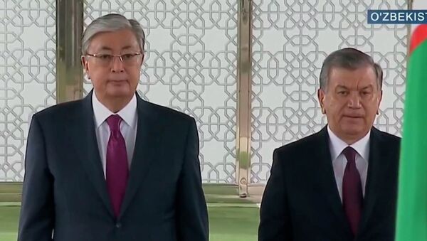 Встреча президентов Казахстана и Узбекистана началась в Ташкенте - видео - Sputnik Казахстан