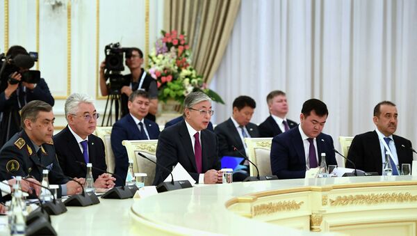 Президент Казахстана Касым-Жомарт Токаев во время визита в Узбекистан - Sputnik Казахстан