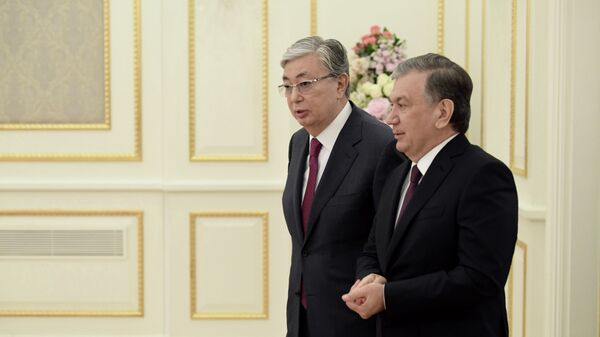 Президент Казахстана Касым-Жомарт Токаев и президент Узбекистана Шавкат Мирзиёев - Sputnik Қазақстан