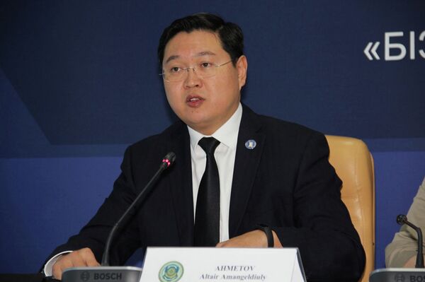 Ахметов президент әкімшілігінде лауазымды қызметке ие болды - Sputnik Қазақстан