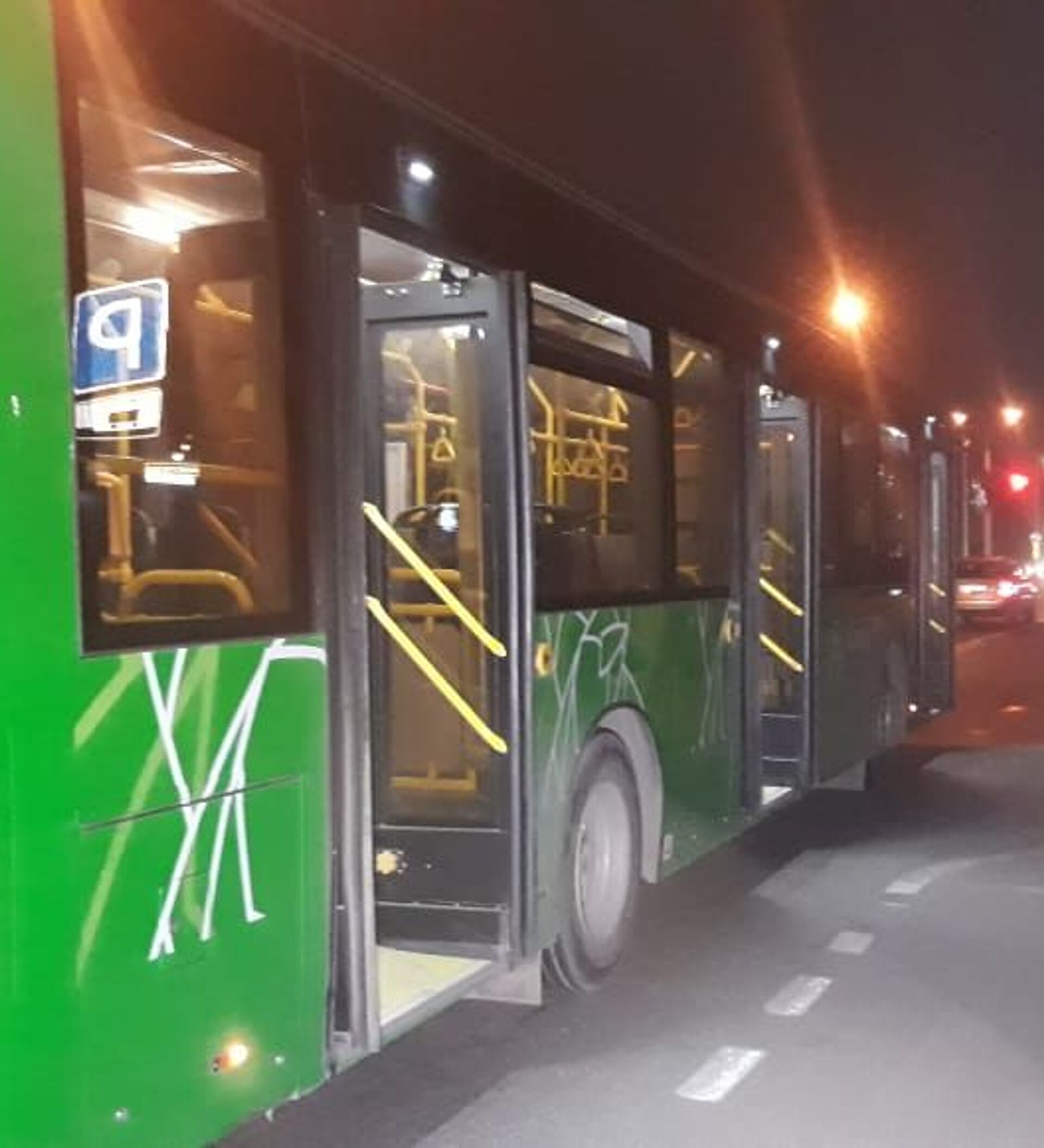 Автобус сбил женщину в Уральске сегодня.