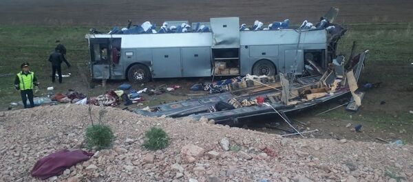 Перевернутый автобус близ Кордая - Sputnik Казахстан