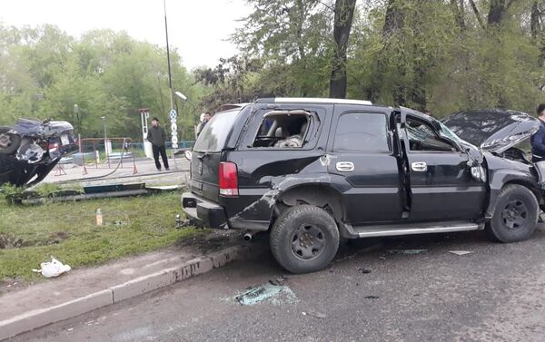 Крупная авария на проспекте Раимбека, напротив ТД Арзан  - Sputnik Казахстан
