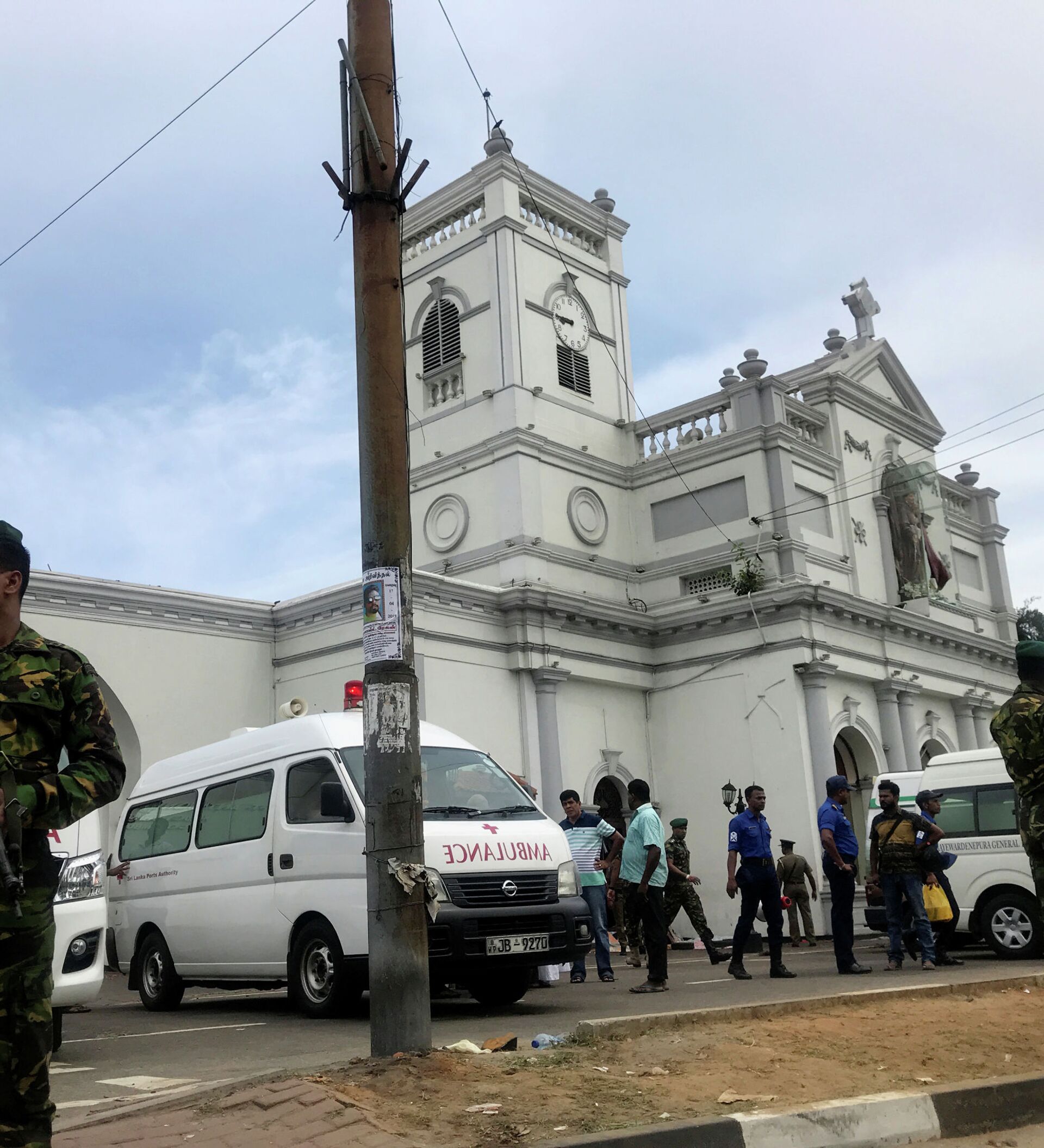 Теракт в шри ланке. Шри Ланка полиция. Церковь Шри Ланки 2019. Взрывы в Шри Ланке 2019.