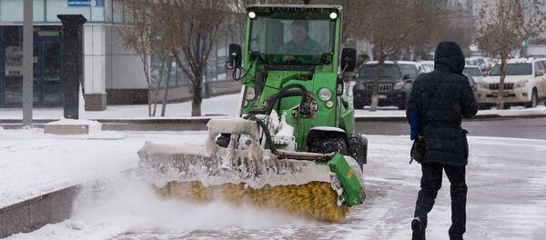 Уборка снега в Астане - Sputnik Казахстан