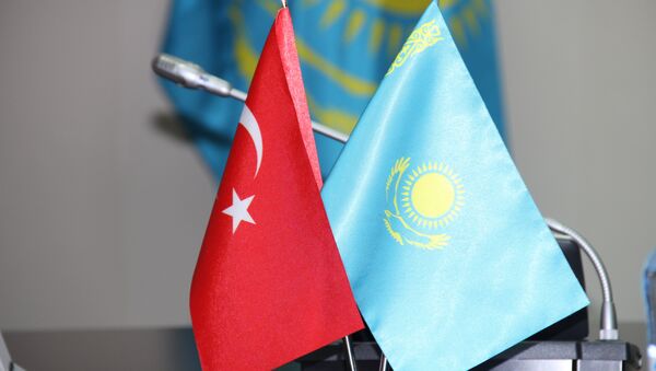 Флаги Казахстана и Турции - Sputnik Казахстан