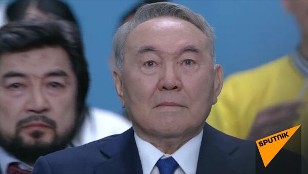 Скупая мужская слеза: Назарбаев растрогался съезде Nur Otan - видео  - Sputnik Казахстан