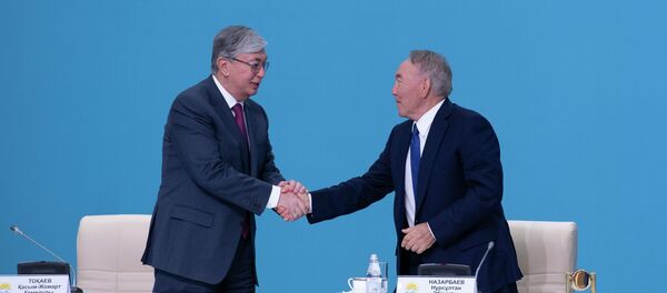Президент Казахстана Касым-Жомарт Токаев, Лидер нации, председатель партии Nur Otan Нурсултан Назарбаев - Sputnik Казахстан