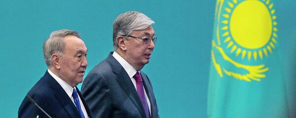 Первый президент Казахстана, Лидер нации Нурсултан Назарбаев (слева) и действующий президент Казахстана Касым-Жомарт Токаев - Sputnik Казахстан