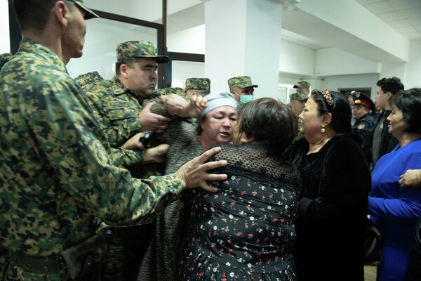 Экс-депутата из Кыргызстана приговорили к 10 годам тюрьмы в Алматы Экс-депутата из Кыргызстана приговорили к 10 годам тюрьмы в Алматы - Sputnik Казахстан