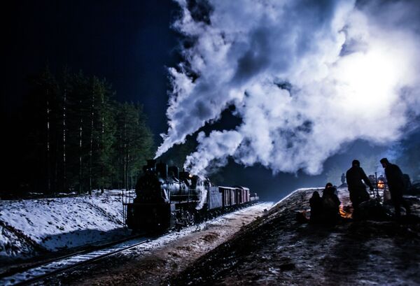 Работали по 12 часов – режиссер фильма Коридор бессмертия о сложностях съемок Работали по 12 часов – режиссер фильма Коридор бессмертия о сложностях съемок - Sputnik Казахстан