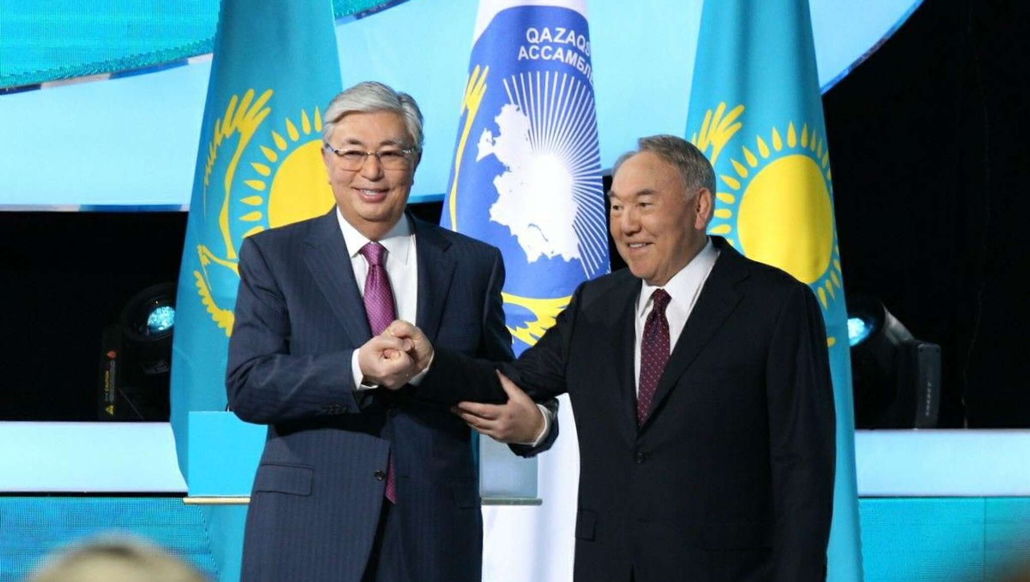 Народ республики казахстан. Токаев и Назарбаев. Касым-Жомарт Токаев и Назарбаев. Елбасы и Токаев.