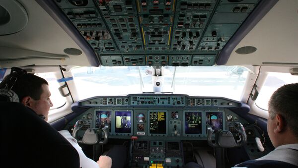 Архивное фото пилотов в кабине самолета - Sputnik Казахстан