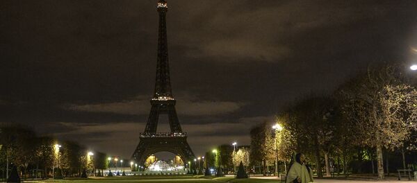 Эйфелева башня. Архивное фото Эйфелева башня. Архивное фото - Sputnik Казахстан
