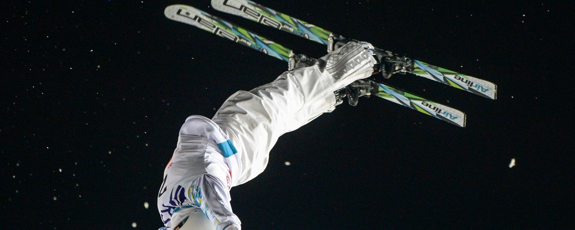 Жанбота Алдабергенова. Фристайл. Лыжная акробатика - Sputnik Қазақстан, 1920, 24.01.2026