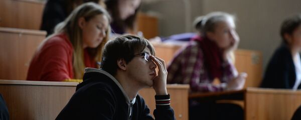 Студенты вуза. Архивное фото - Sputnik Казахстан