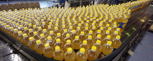 Күнбағыс майы. Архивтегі фото - рекадр Күнбағыс майы. Архивтегі фото - рекадр - Sputnik Қазақстан