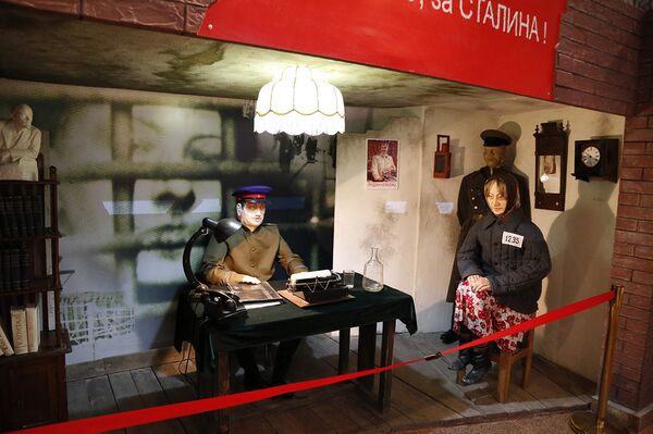 Бүгін – саяси қуғын-сүргін және ашаршылық құрбандарын еске алу күні Бүгін – саяси қуғын-сүргін және ашаршылық құрбандарын еске алу күні - Sputnik Қазақстан