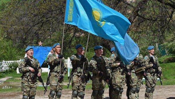 Казахстанские военнослужащие, архивное фото - Sputnik Казахстан