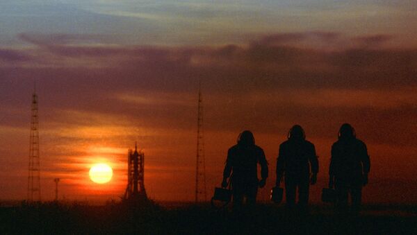 ракета солнце экипаж рассвет старт Космонавты на космодроме Байконур - Sputnik Казахстан