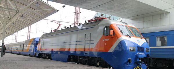 Архивное фото пассажирского поезда Архивное фото пассажирского поезда - Sputnik Казахстан