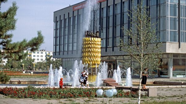 Дворец молодежи в Целинограде - Sputnik Казахстан