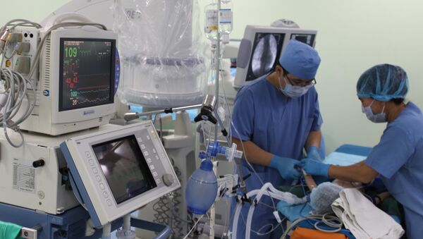 Во время операции на сердце, архивное фото - Sputnik Казахстан