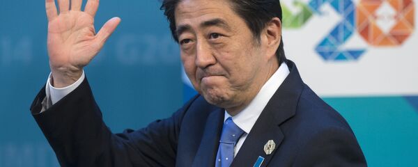 Премьер-министр Японии Синдзо Абэ  - Sputnik Казахстан