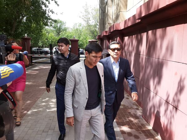 Серик Ахметов перед предварительными слушаниями в суде - Sputnik Казахстан