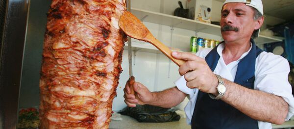 Шаурма дайындау. Архивтегі фото - Sputnik Қазақстан