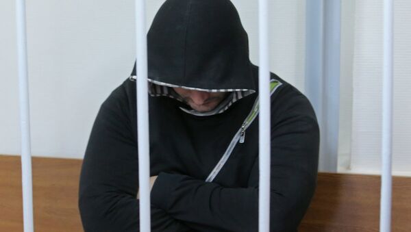 Архивное фото мужчины в клетке для подсудимых - Sputnik Казахстан