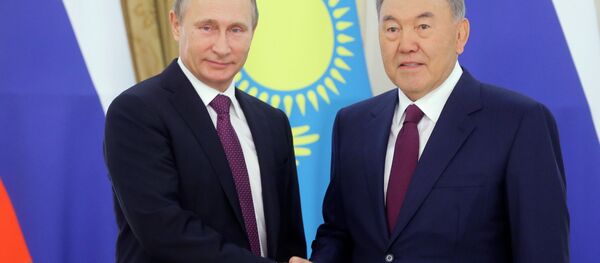 Владимир Путин и Нурсултан Назарбаев Владимир Путин и Нурсултан Назарбаев - Sputnik Казахстан