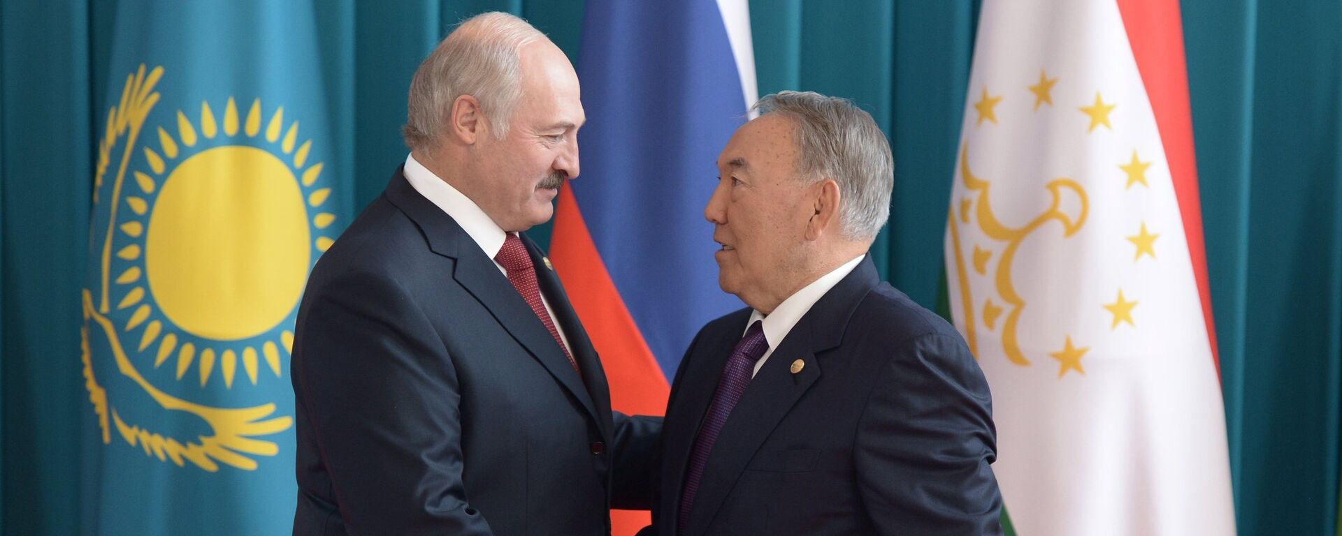 Нурсултан Назарбаев, Александр Лукашенко - Sputnik Қазақстан, 1920, 28.01.2025